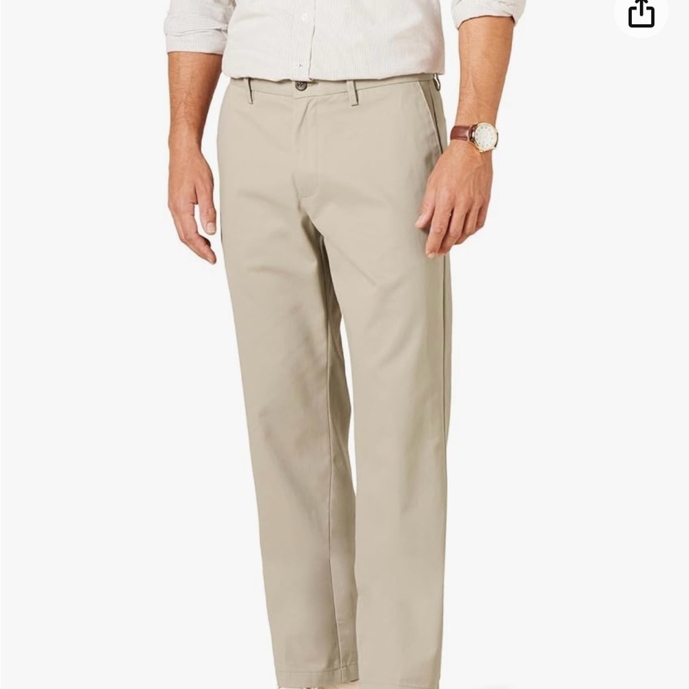 Amazon Essentials Men's Classic-Fit Flat-Front Chino Pant